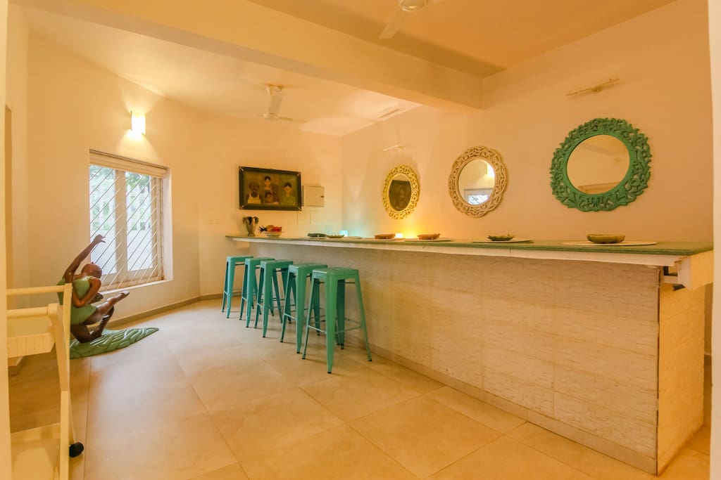 Bar and Breakfast counter