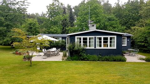 Lovely large year-round house close to forest and beach