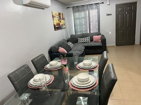 Casa Real (3 recamaras) atrás de centro comercial