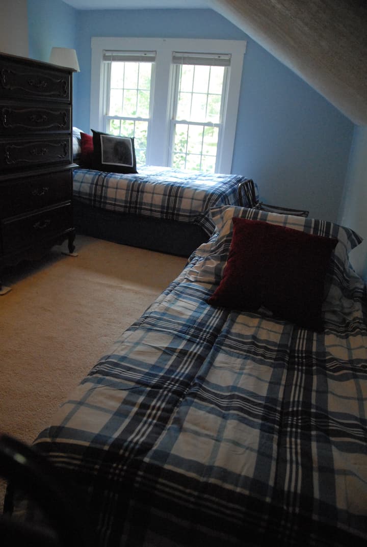 Dormitorio. "La habitación azul"