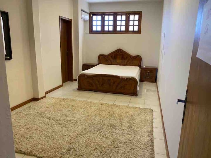 Quarto de casal térreo.