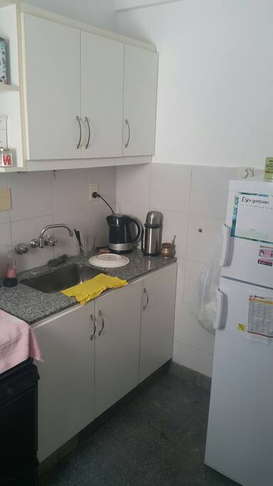 Cocina completa. No incluye lo que esta dentro de la heladera