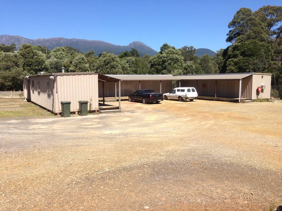 The two blocks with 12 single rooms. Parking convenient out the front