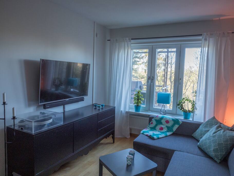 Sun almost all day, roller blind incase you just want to relax without the sun