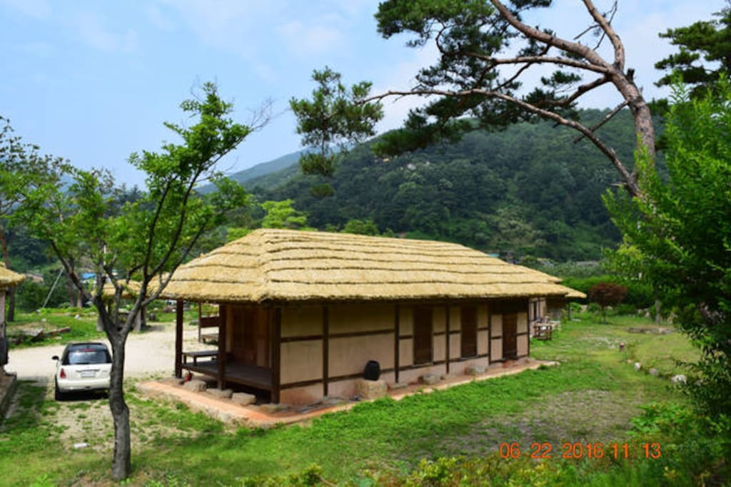 달빛초가 전경
