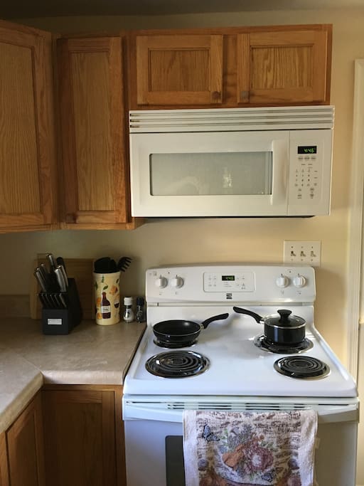 Fully equipped Kitchen w/ pots pans, dishware, cutlery etc.