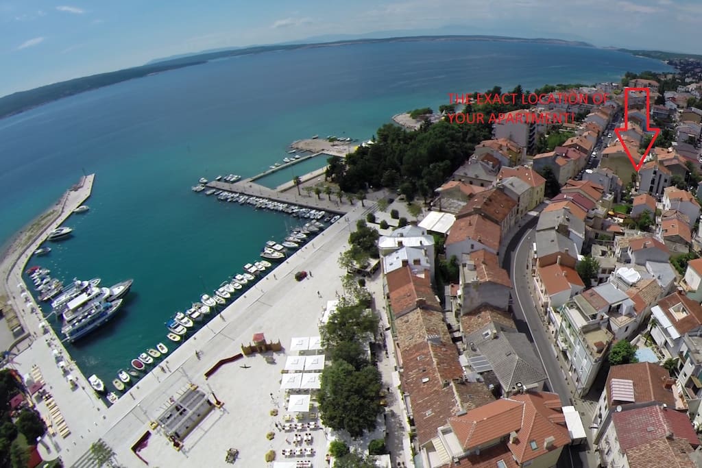 Crikvenica, main square with the exact location of the apartment