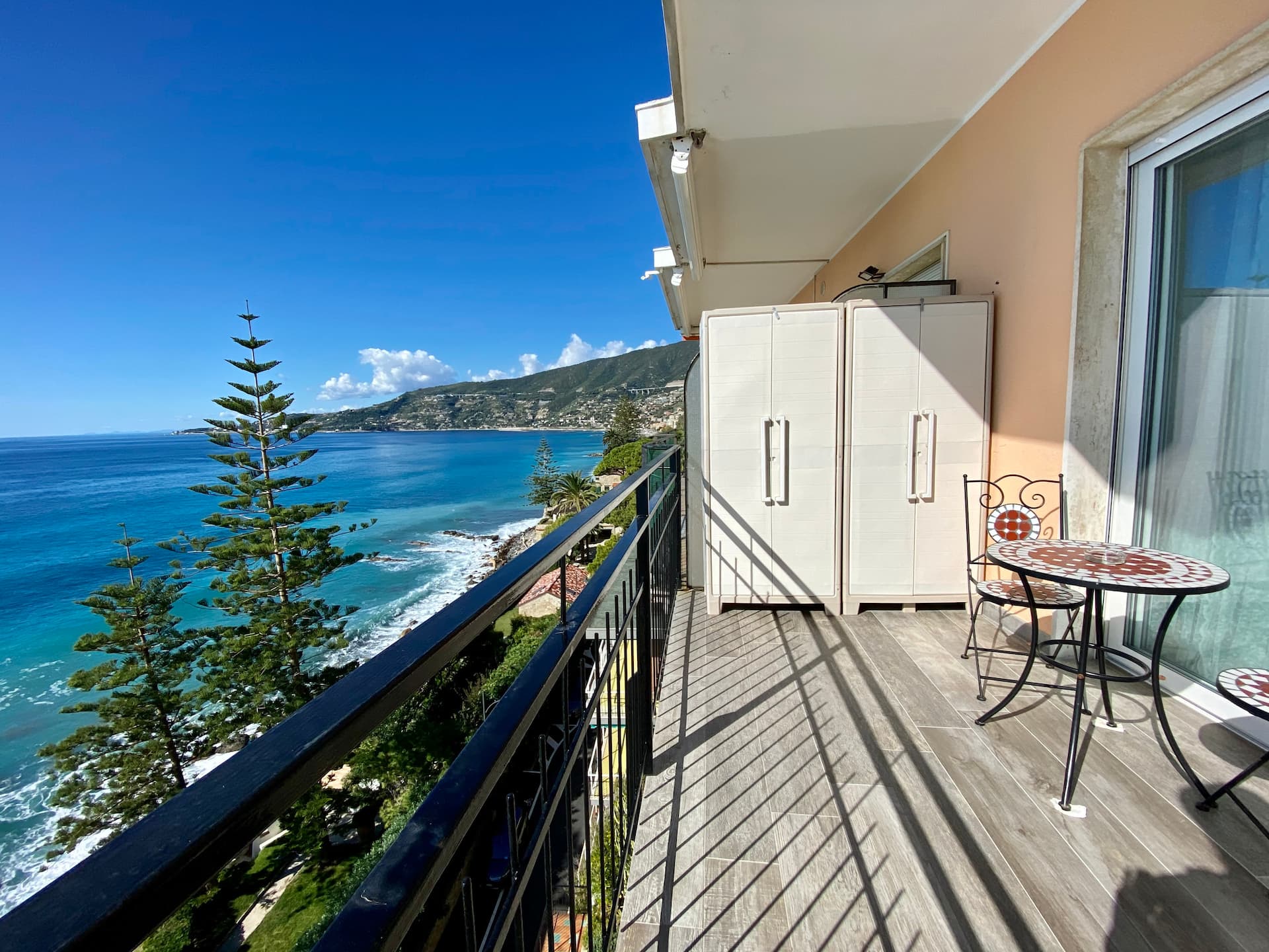 Sea view with romantic terrace