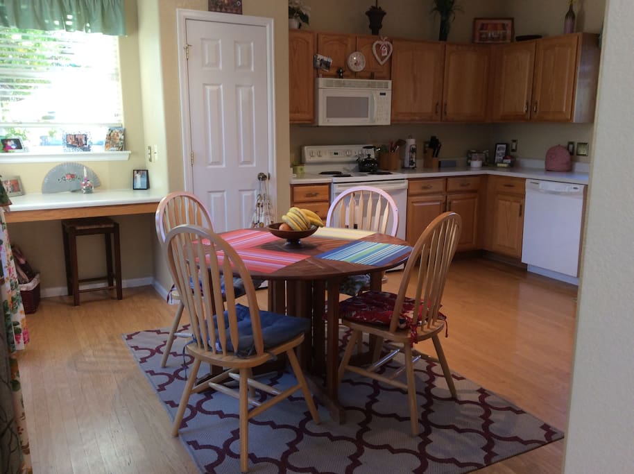 Kitchen with breakfast table