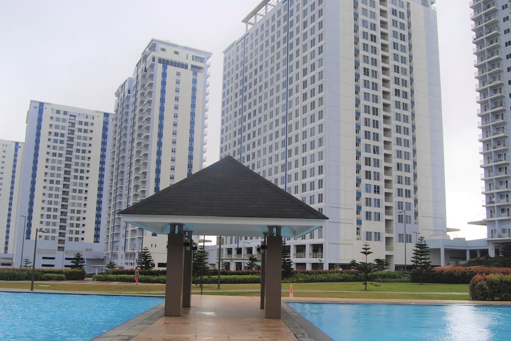Kiddie (2 ft.) and Adult (4ft.) swimming pool