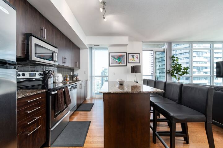 3BRDM Waterfront Condo – 6ppl + Free Parking gallery image 3