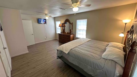 3/2 House with Option to add 3 more beds and Bath