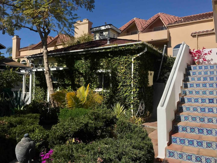 Serene Garden Room By The Beach!!! - Santa Monica, CA