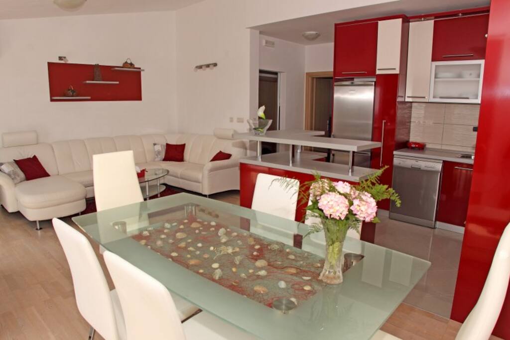 kitchen/dinning area