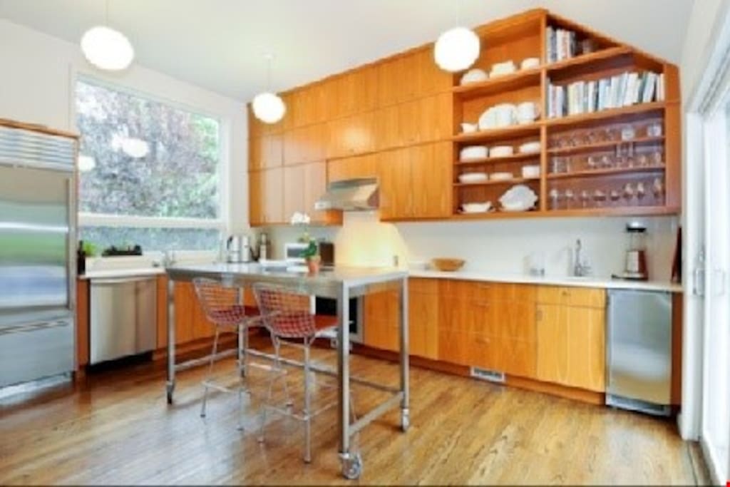 Fully equipped chef's kitchen