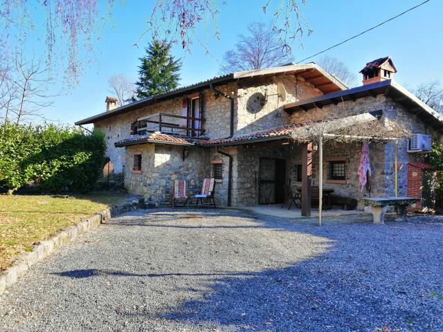 IseoLakeRental – Chalet di Elena