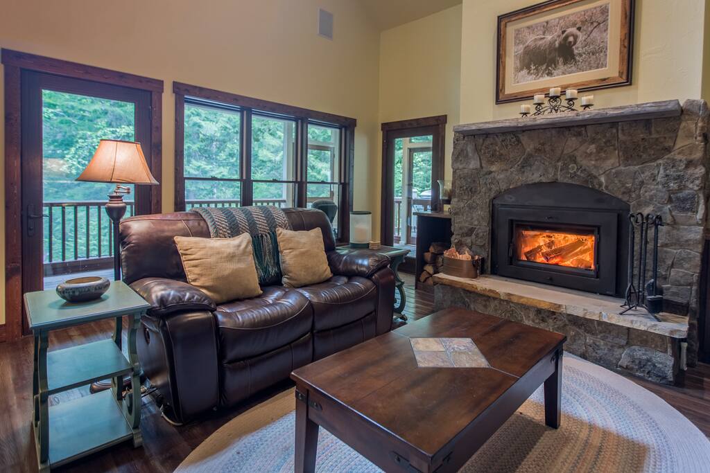 The Great Room is a place for many a great conversation! The seats of the cozy leather couch and love seat recline to let you really relax