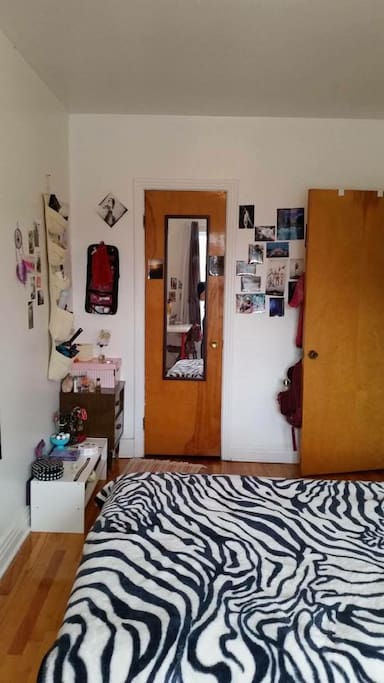 Bedroom (different angle)