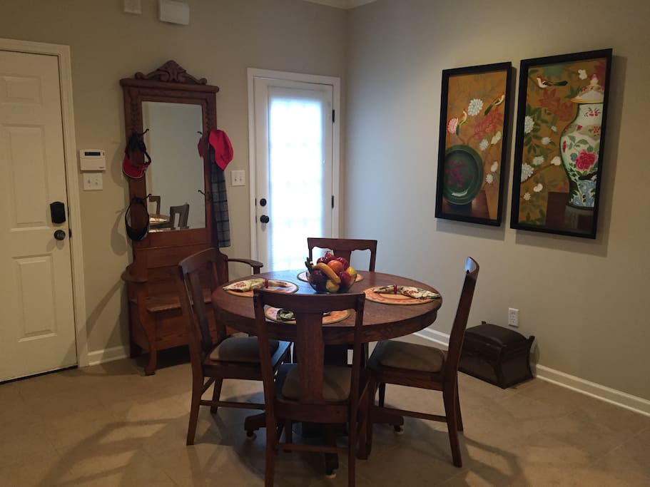Dinning room table/garage access/ back door