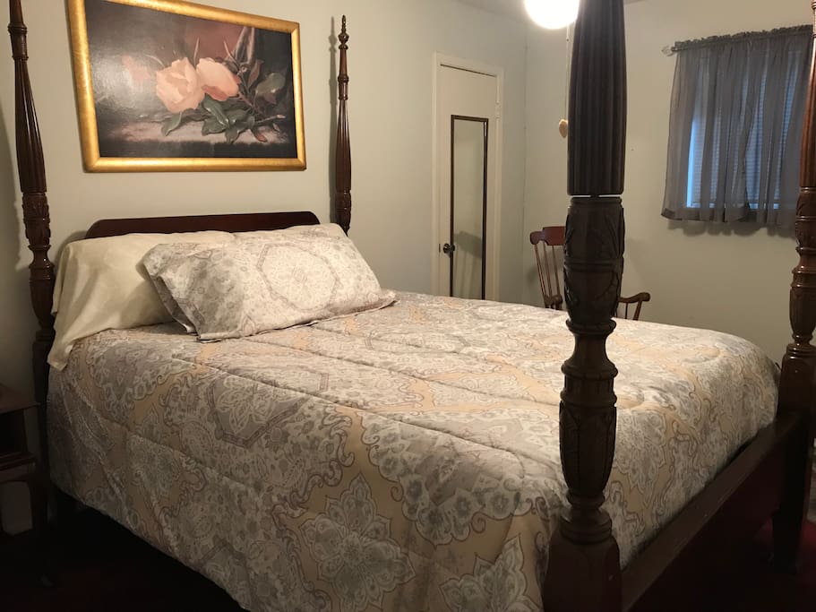 Bedroom #1 with TV
Queen size very comfortable bed