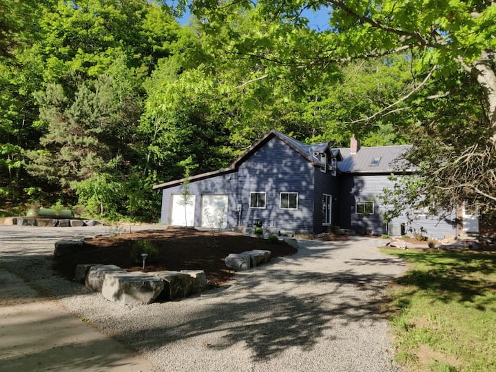 The Dwight Beach House Lake of Bays Cottages for Rent in Dwight