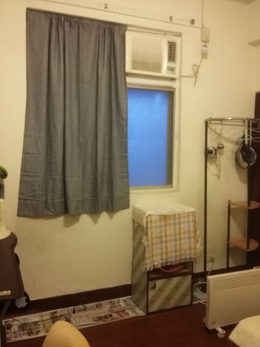 附冷氣,掛衣架
Air-con & hanger
