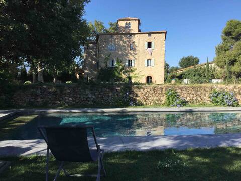 Château de Villeclare
2 nights minimum