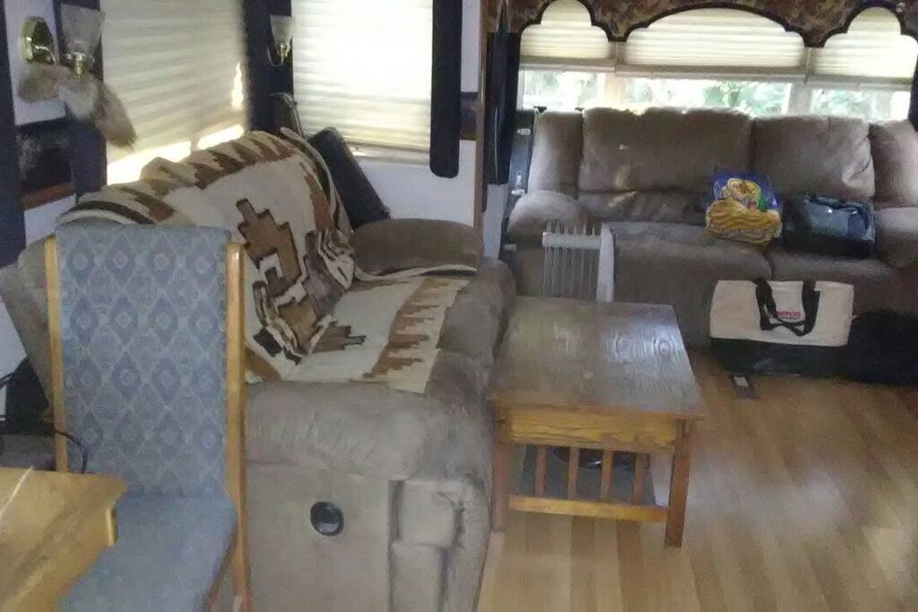 Spacious living room