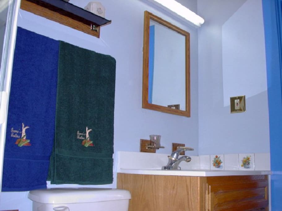 Garden Room Private Bathroom