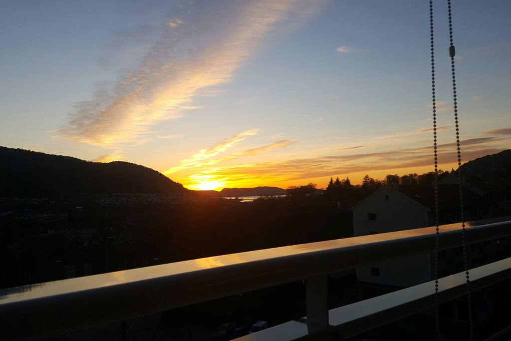 View. Sunset 11pm.