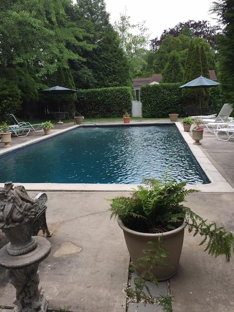 Bridgehampton Private Loft Walk to Town Monthly