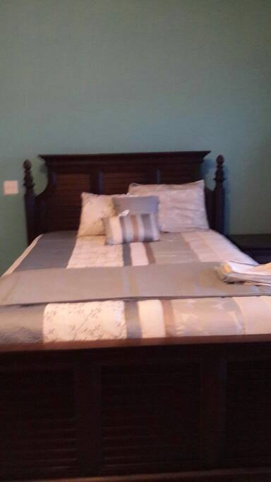 Queen Bedroom