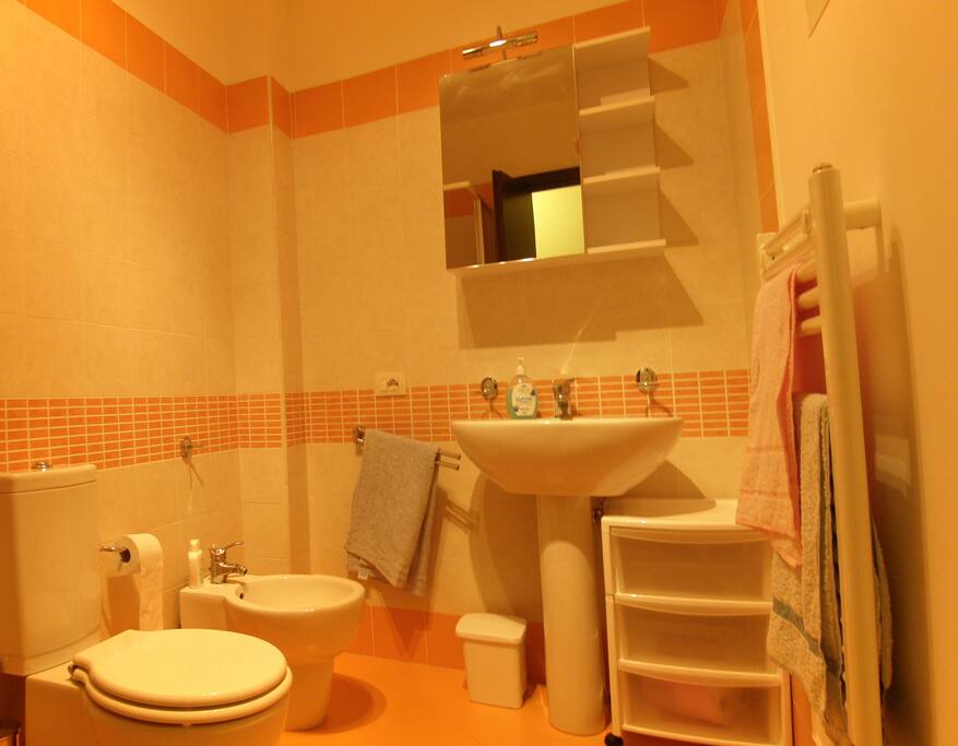 bagno adiacente la camera da letto e ad uso esclusivo degli nostri ospisti