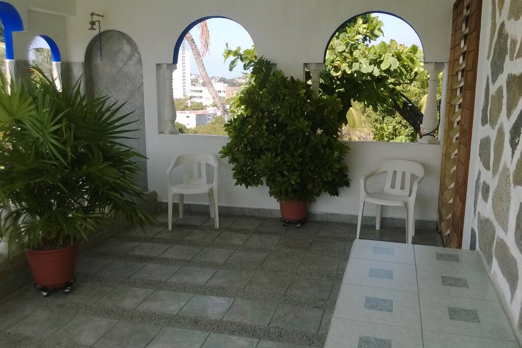 Terraza adjunta área de alberca