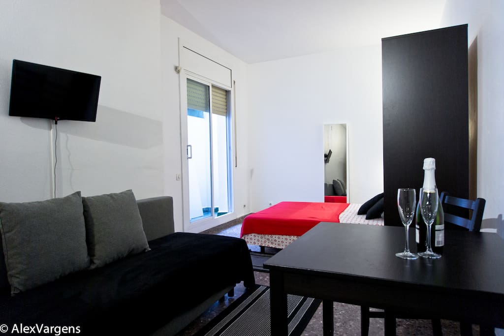 Peaceful Studio 10min walking from Sagrada Familia.