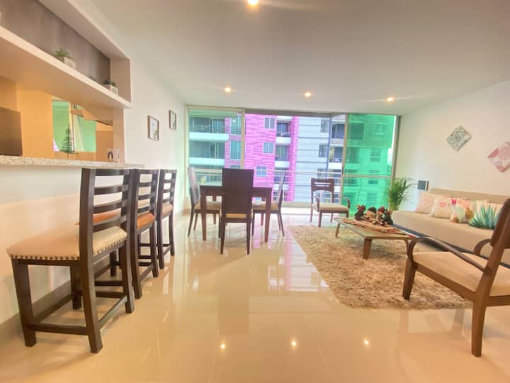 Spacious Apt: Balcony, Views, Wifi - Coffee Park - Armenia