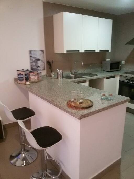 BARRA EN COCINA