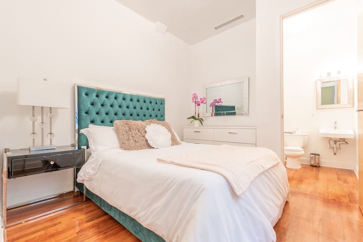 Townhouse Apartment steps away from Central Park