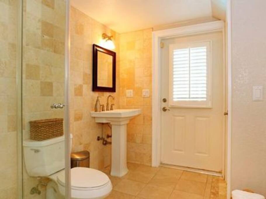 Bedroom 5 bathroom opens to pool