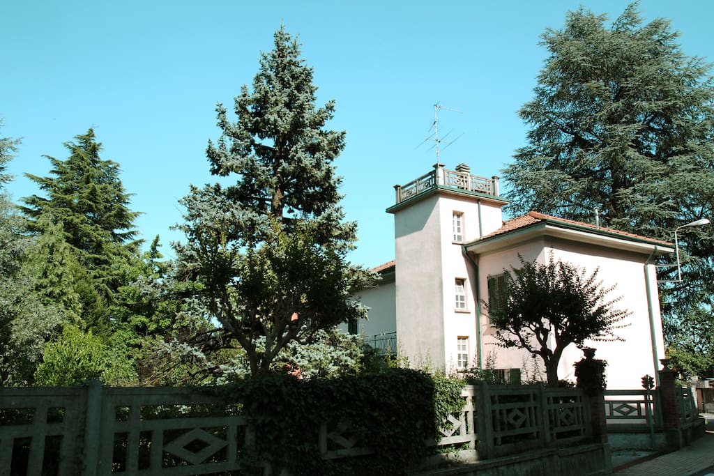La casa e il suo giardino.