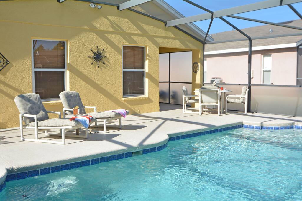 Chair, Furniture, Building, Pool, Resort
