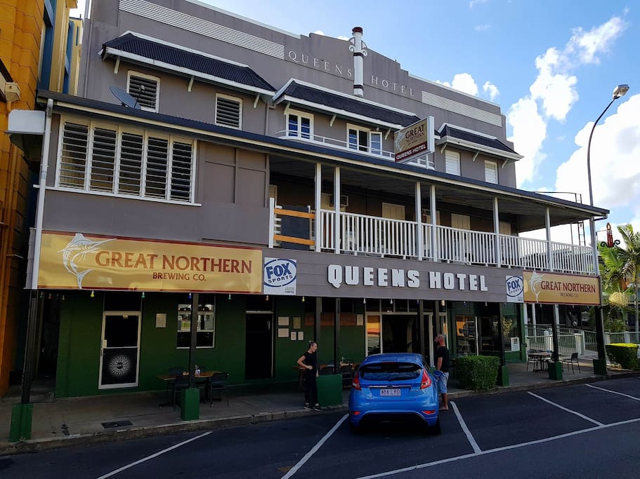 Queens Hotel, Rankin Street one of the 'Big Boys' along with the Shire Hall next door