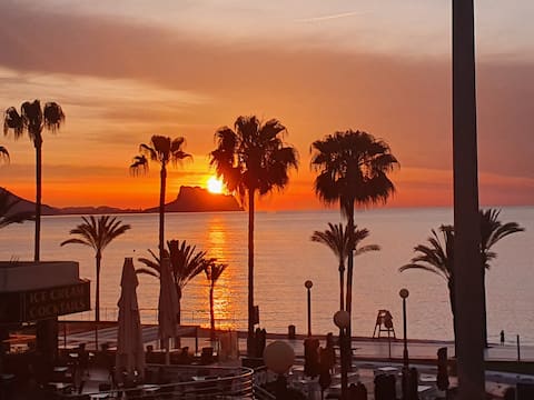 Beachfront apartment in the Albir