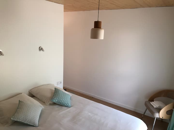 Sakafu: Chumba cha kijani cha maji na kuoga - Kaskazini Magharibi mwa Semnoz 
