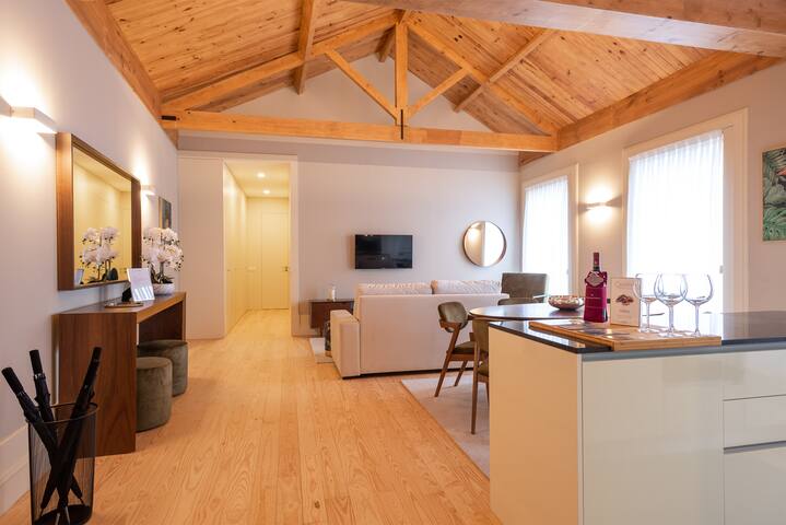 CC Downtown Palace – J gallery image 2