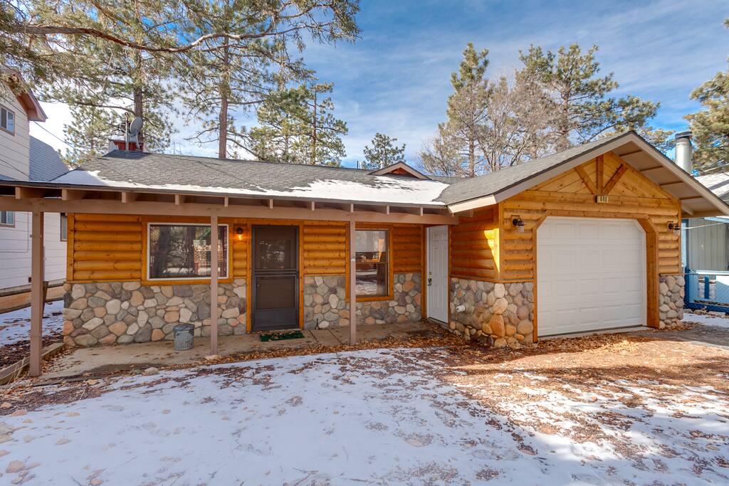 Updated Big Bear Cabin with Big Deck!