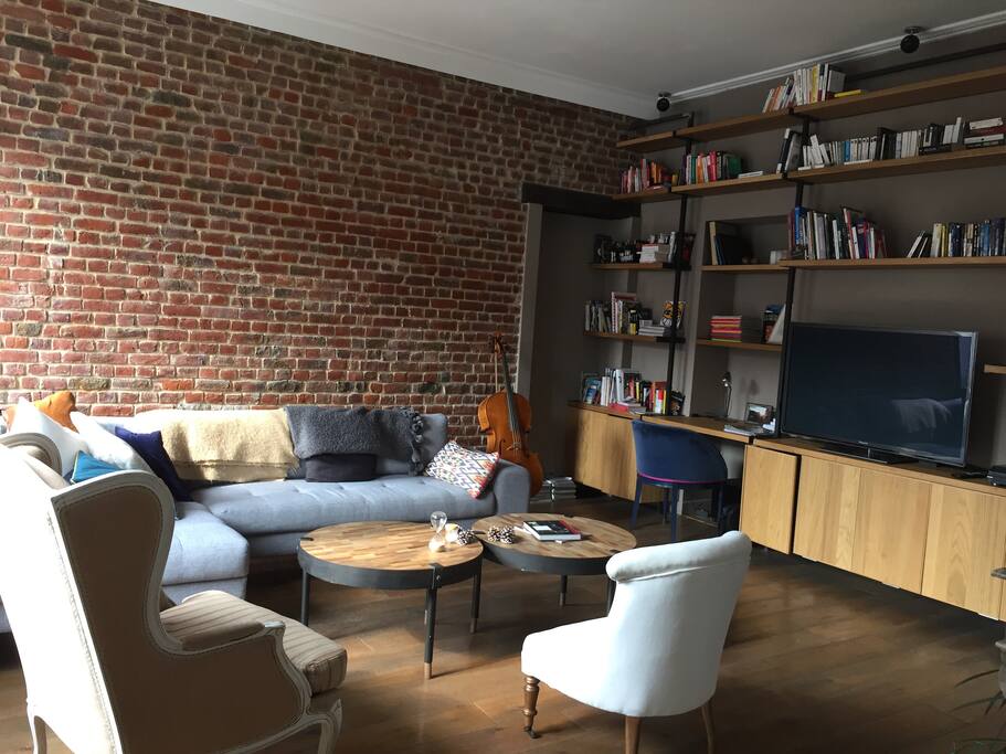 Le salon de 35 m² est très lumineux, surtout en matinée