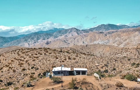 Hot Tub, Mountain Views, Location! · The Outpost