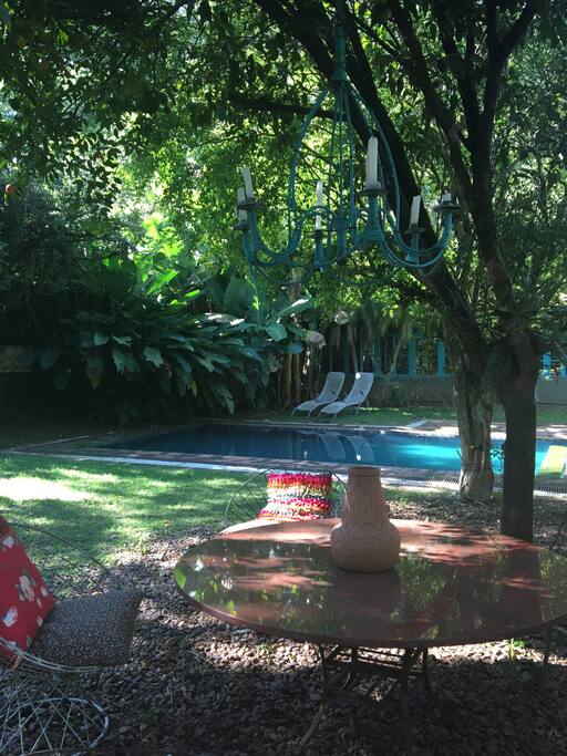 vista da varanda para o jardim
