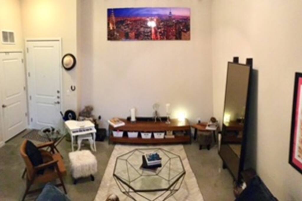 Living /entryway area with vintage furniture